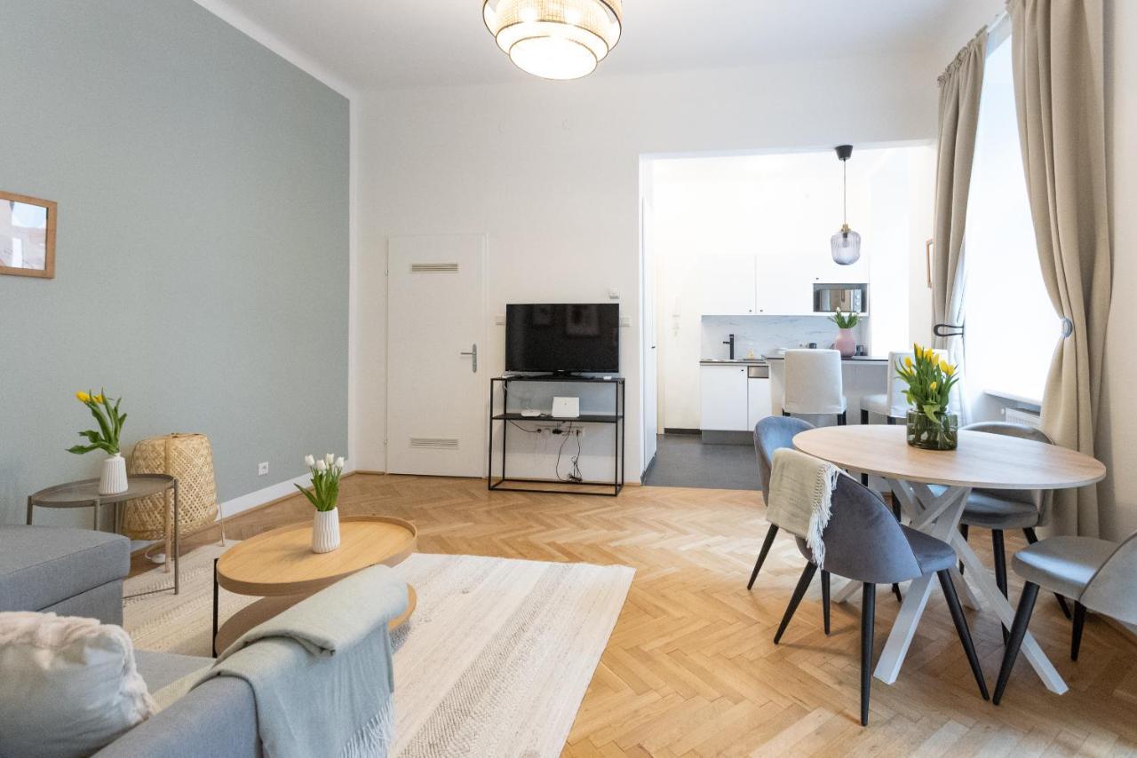 With Balcony - Trendy Neighborhood * Wien
